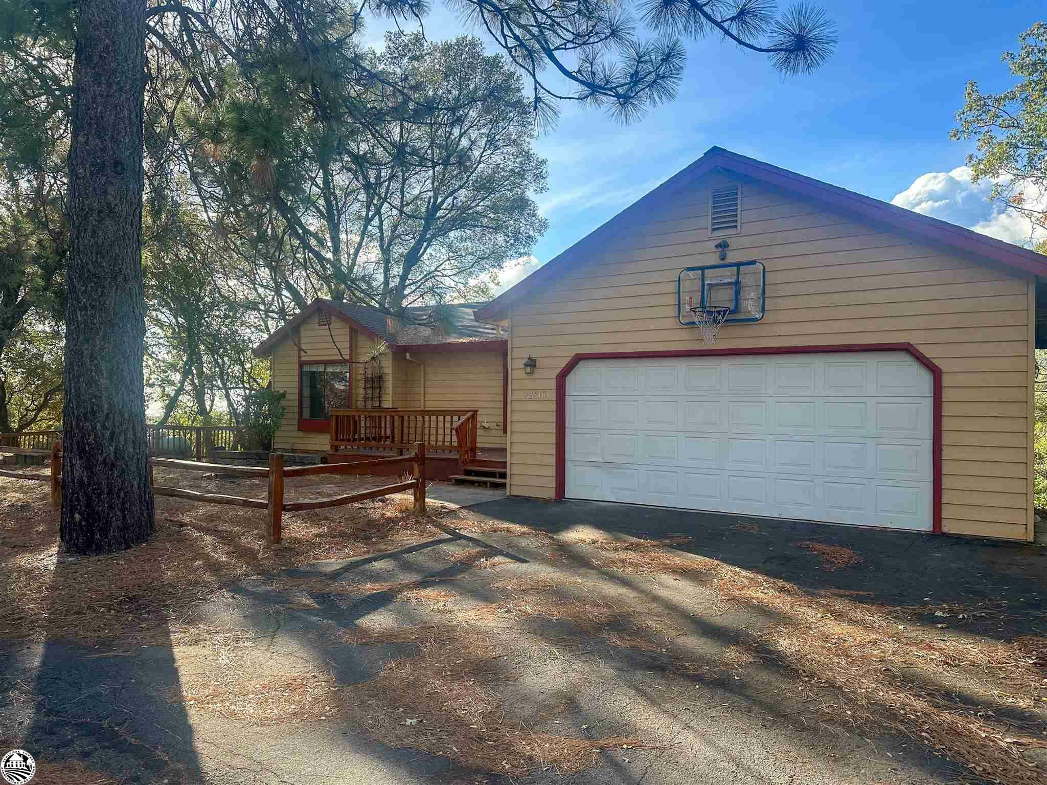 Property Photo:  22810 Meadow Ln  CA 95370 