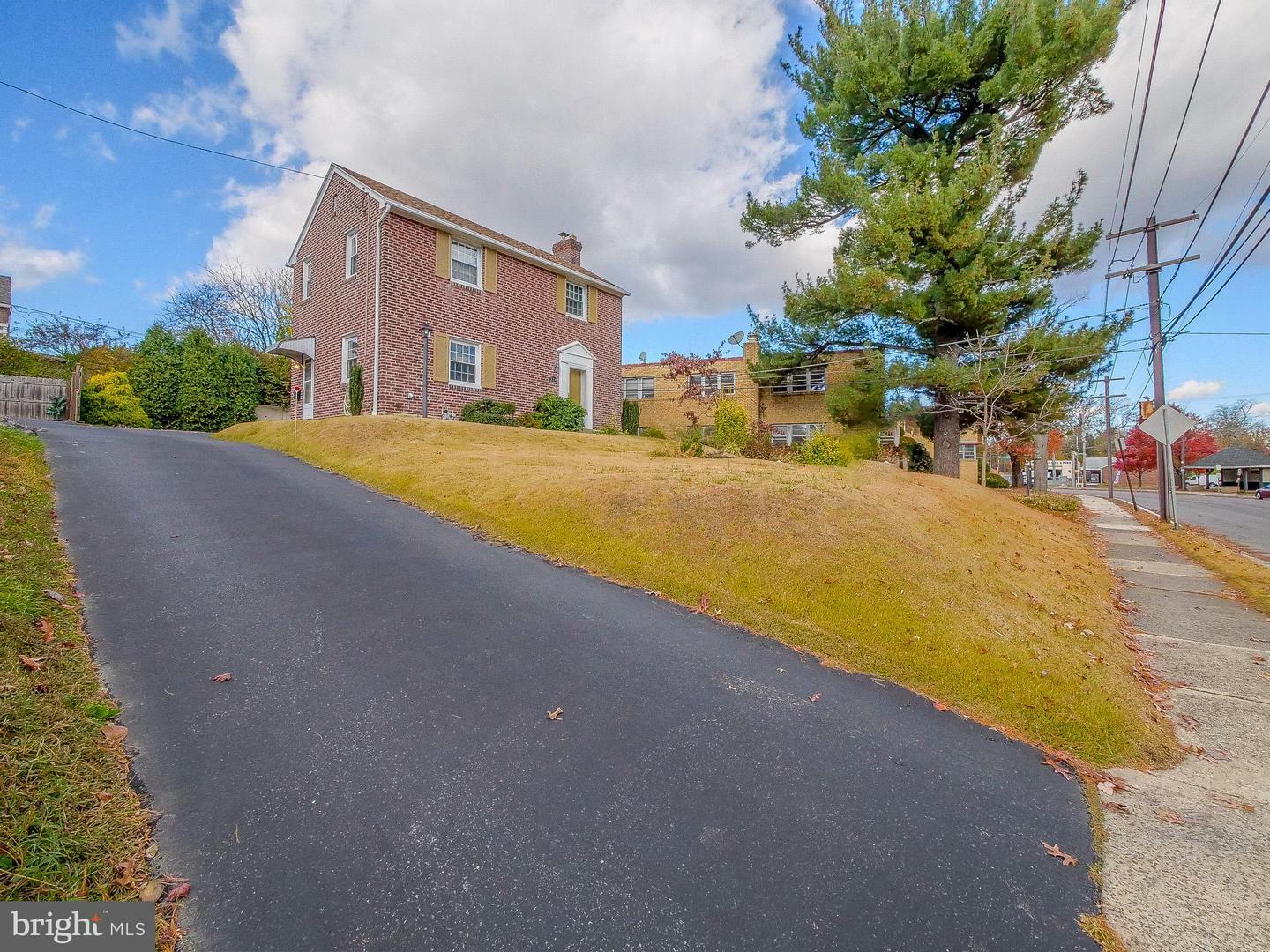 Property Photo:  216 N Woodlawn Avenue  PA 19018 