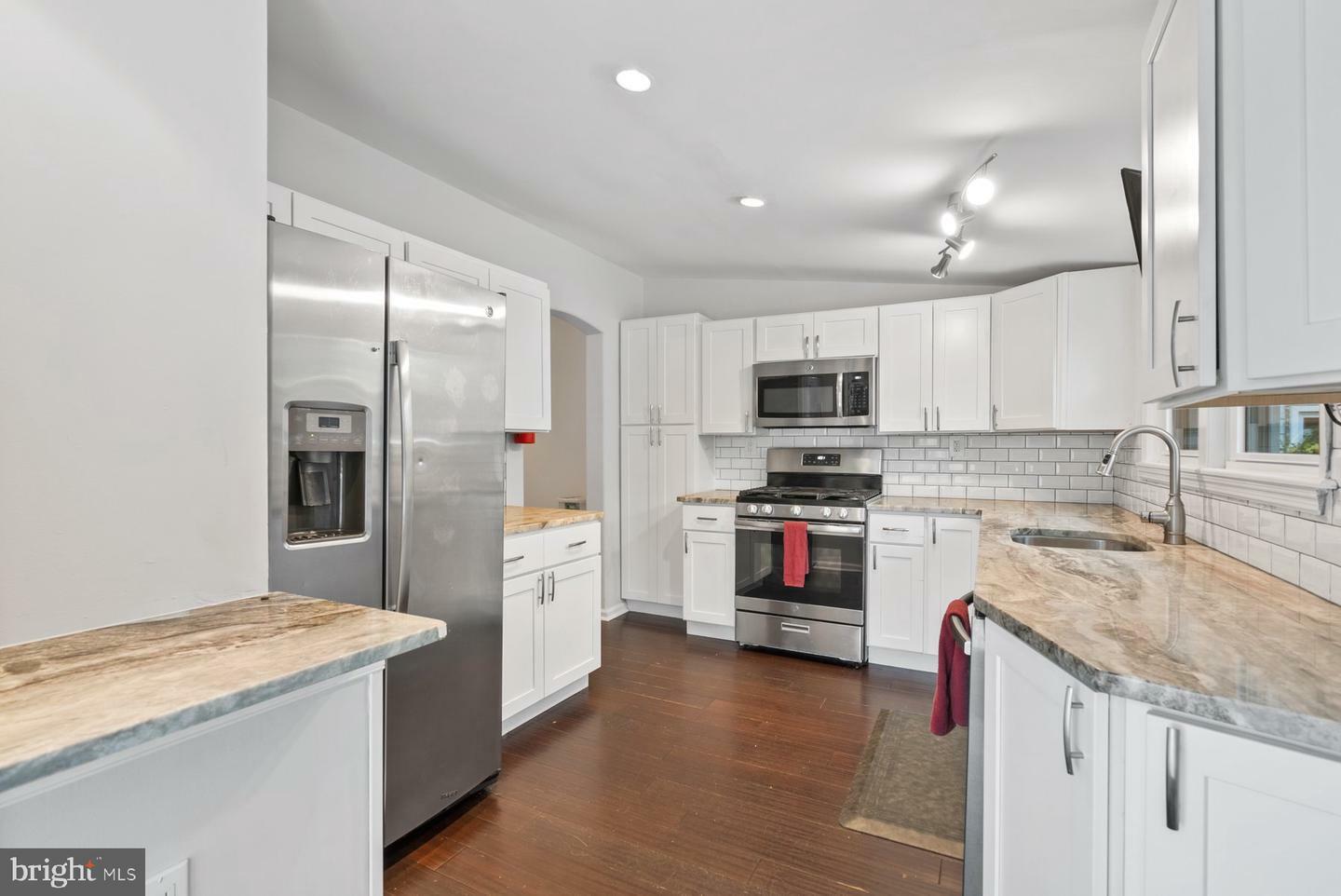 Property Photo:  12 W 8th Avenue  NJ 08021 