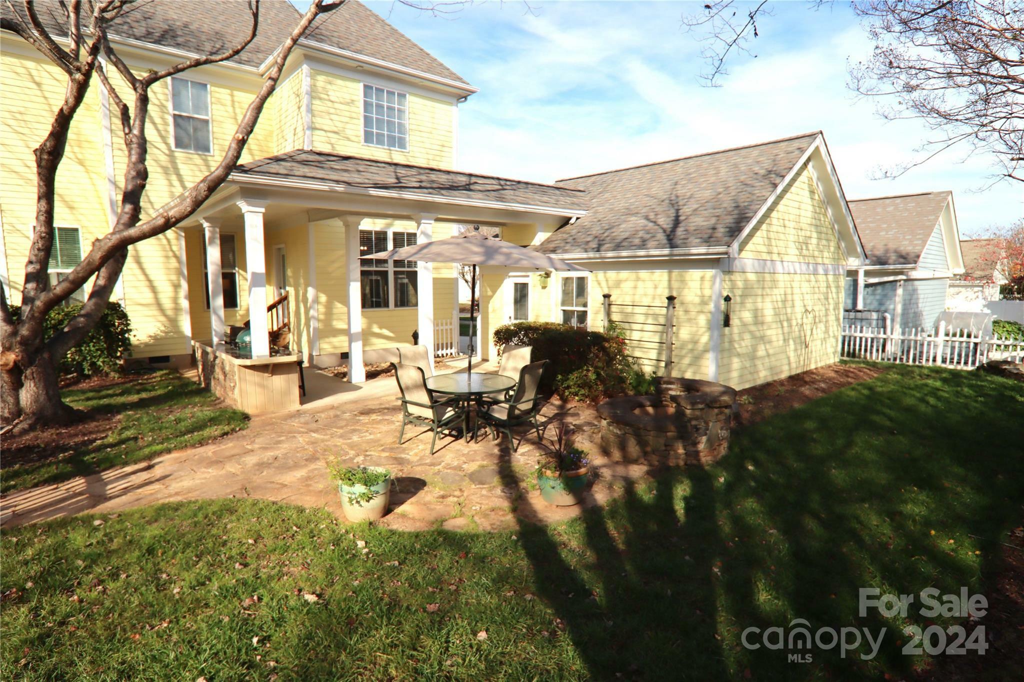 Property Photo:  8200 Parkton Gate Drive  NC 28078 