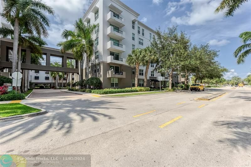 Property Photo: 2401 NE 65th St 110 FL 33308