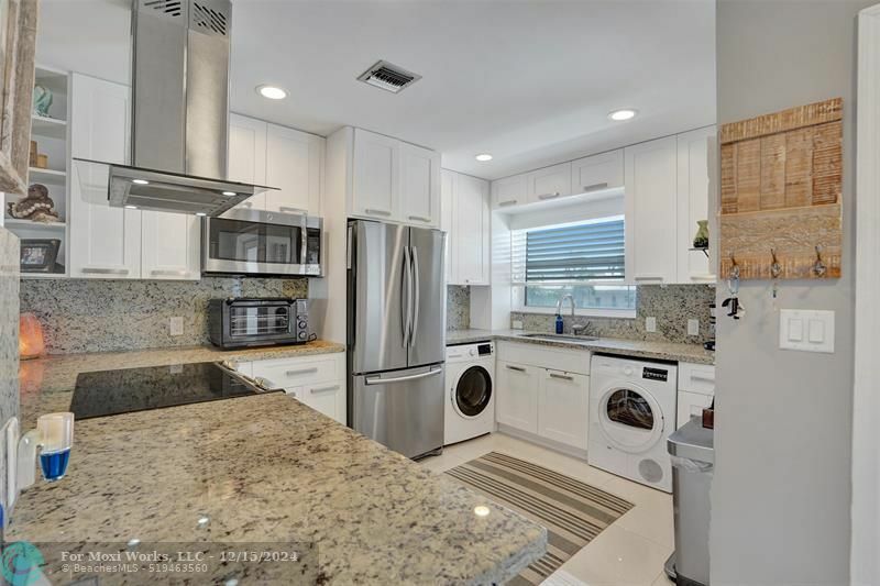 Property Photo:  2829 NE 33rd Ct 206  FL 33306 