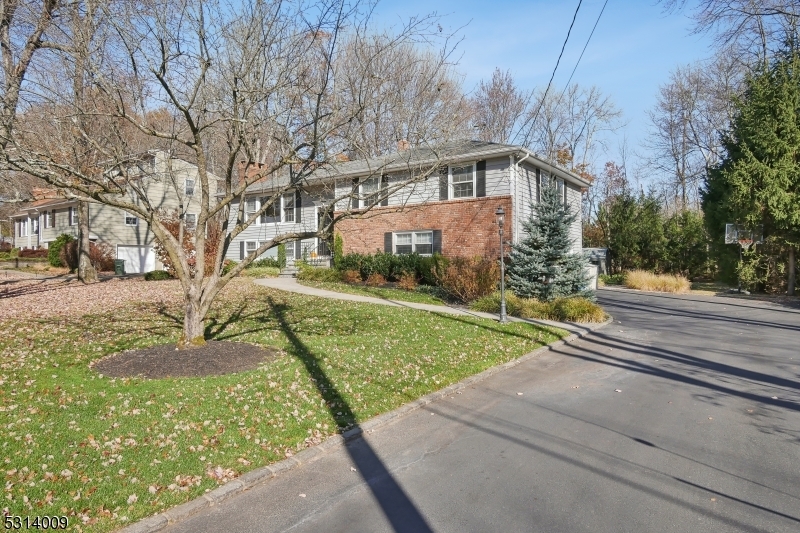 Property Photo:  44 Cambridge Dr  NJ 07922 