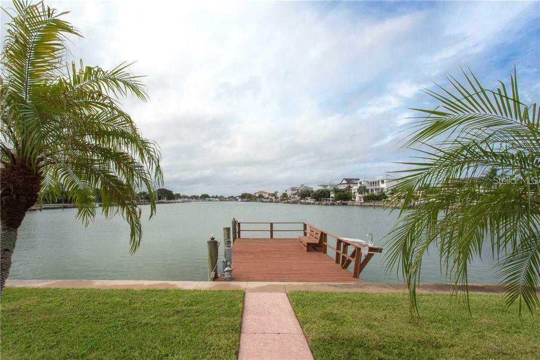 Property Photo:  905 Oakwood Drive  FL 33770 