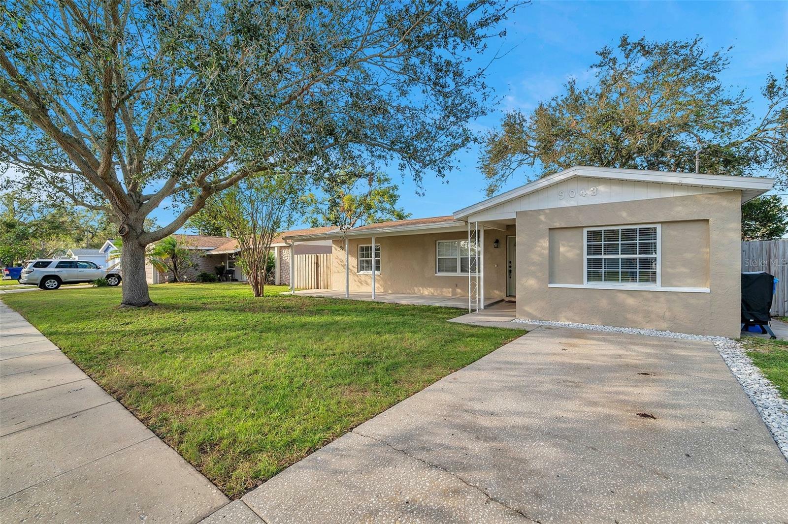 Property Photo:  9043 108th Avenue  FL 33777 