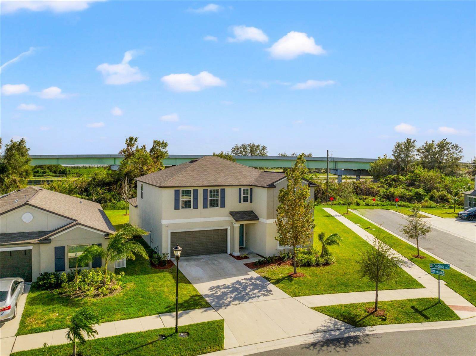 Property Photo:  1911 Fan Aloe Way  FL 33570 