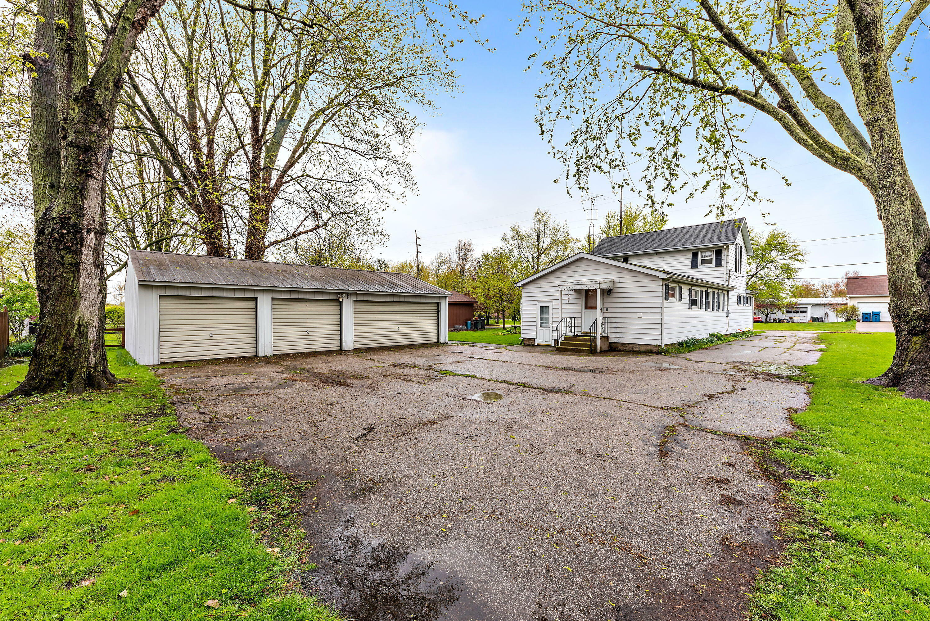 Property Photo:  5 Pine Street  MI 49128 