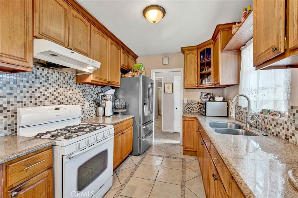 Property Photo:  1406 Richland Avenue  CA 92703 