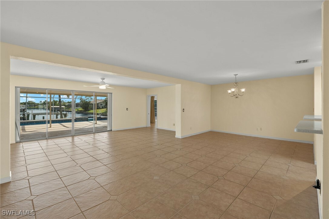 Property Photo:  1712 SE 28th Street  FL 33904 