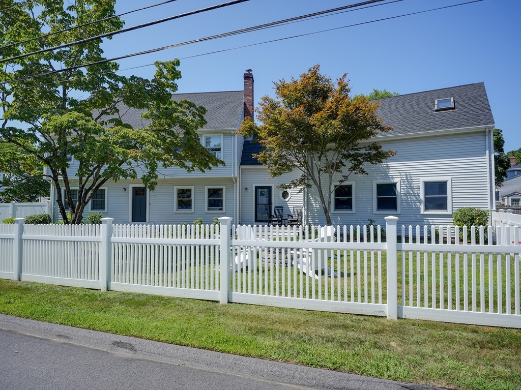 Property Photo:  19 Mohawk Rd  MA 01803 