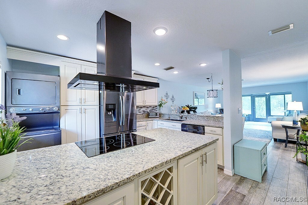 Property Photo:  7737 Eureka Drive  FL 34667 