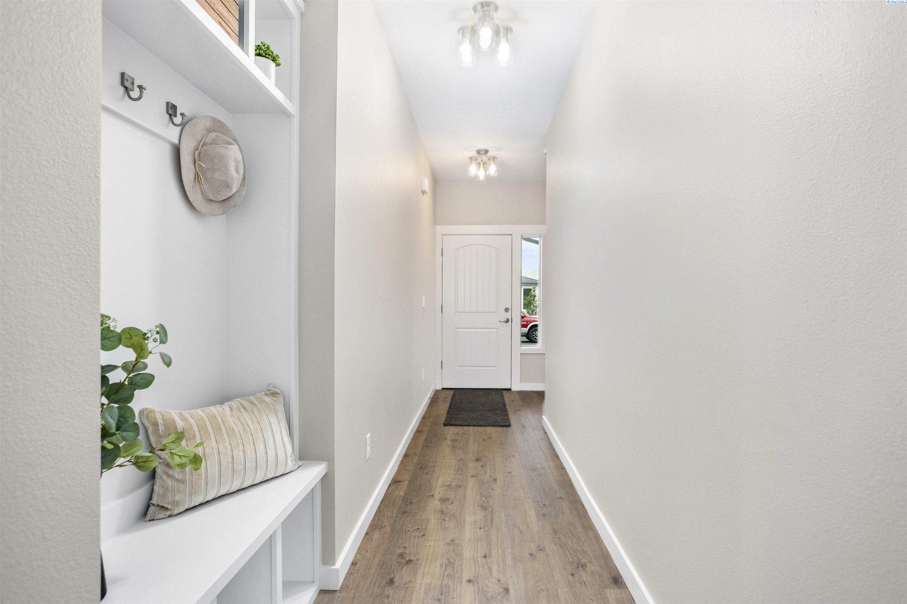 Property Photo: 3735 Morningside Pkwy WA 99352