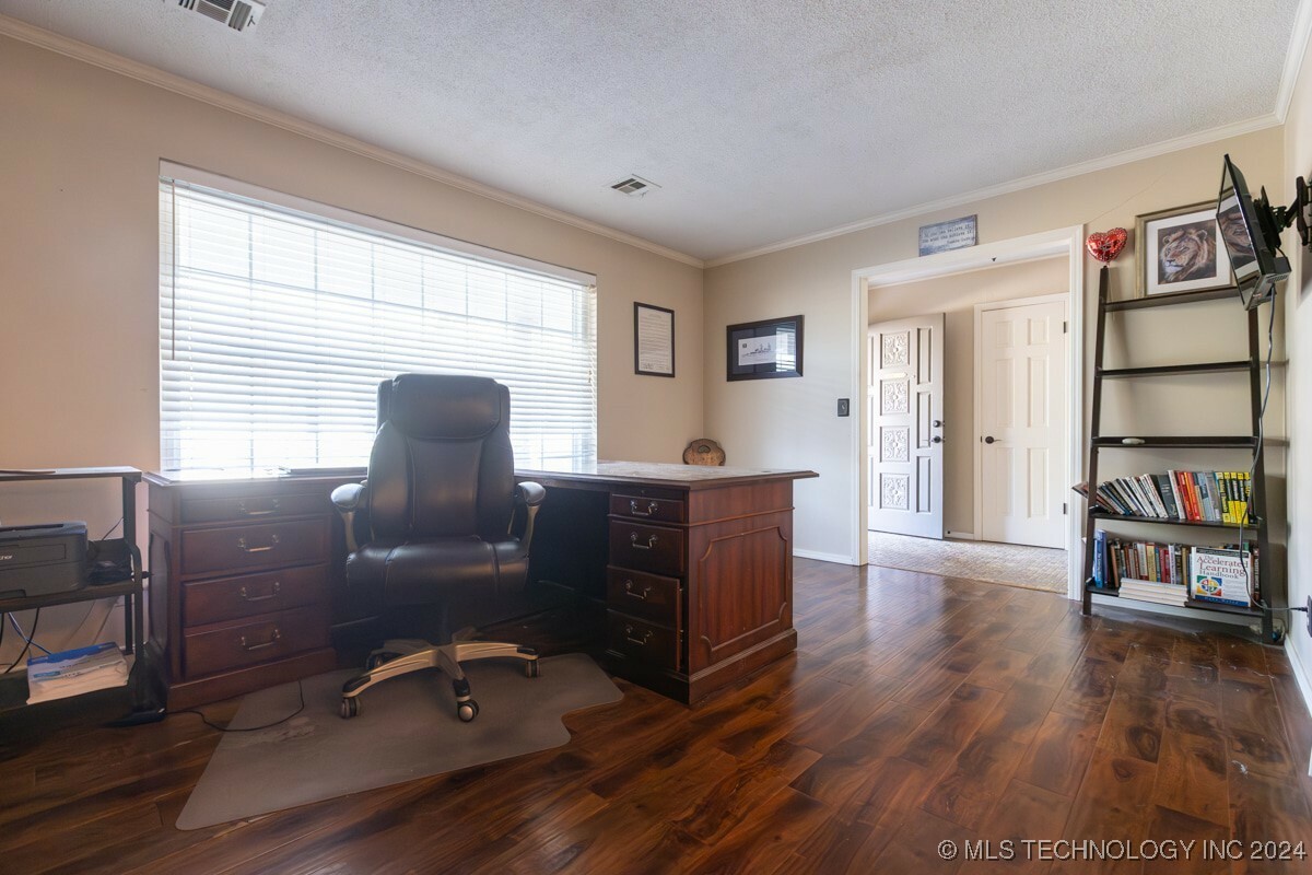 Property Photo:  1201 Meadow Drive  OK 74006 