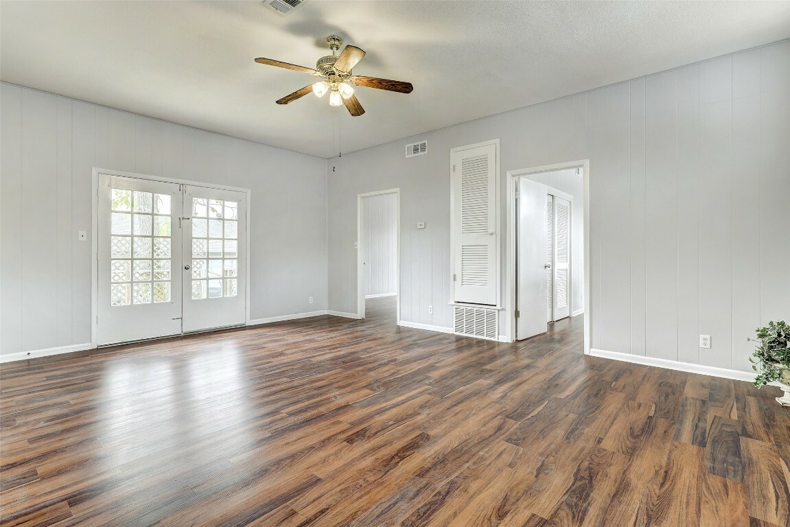 Property Photo:  101 E Noton Street B  TX 78660 