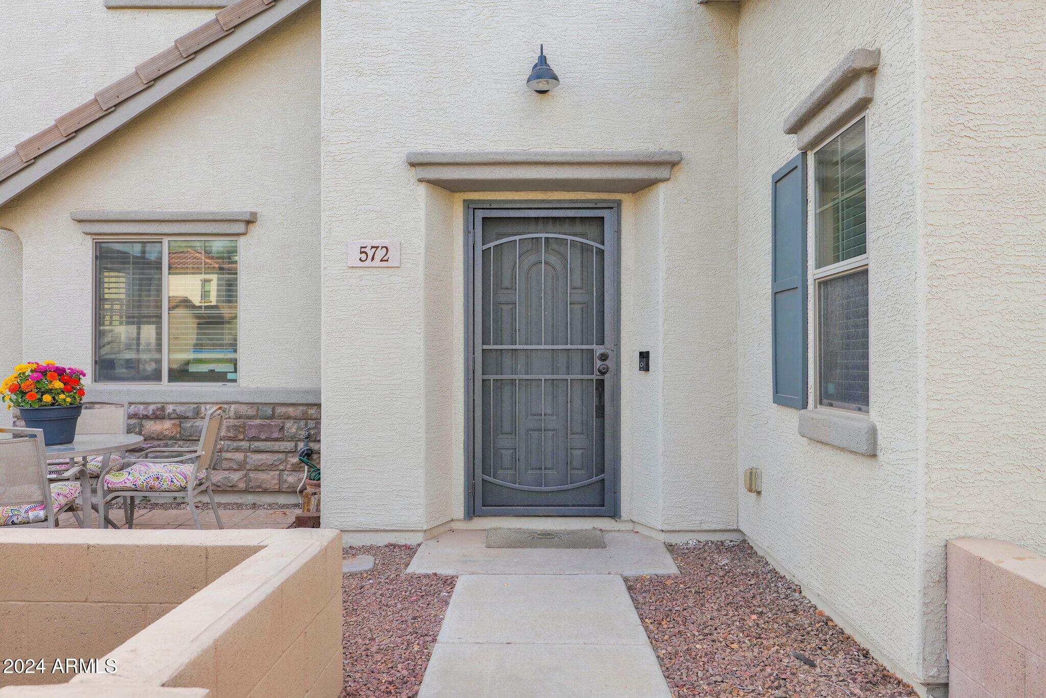 Property Photo:  572 N Citrus Lane  AZ 85234 