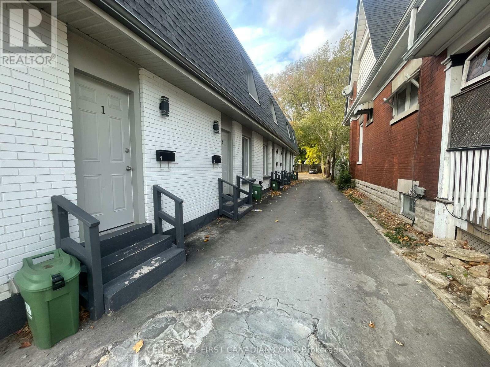 Property Photo:  292 Simcoe Street 1  ON N6B 1J5 