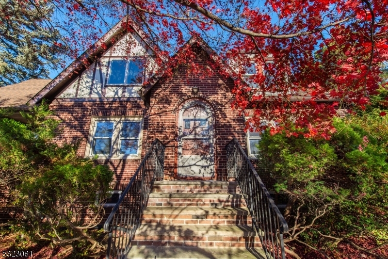 Property Photo:  2 Hillcrest Ave  NJ 07801 