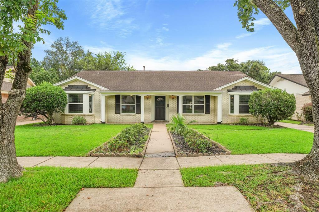 Property Photo:  5527 Wigton Drive  TX 77096 