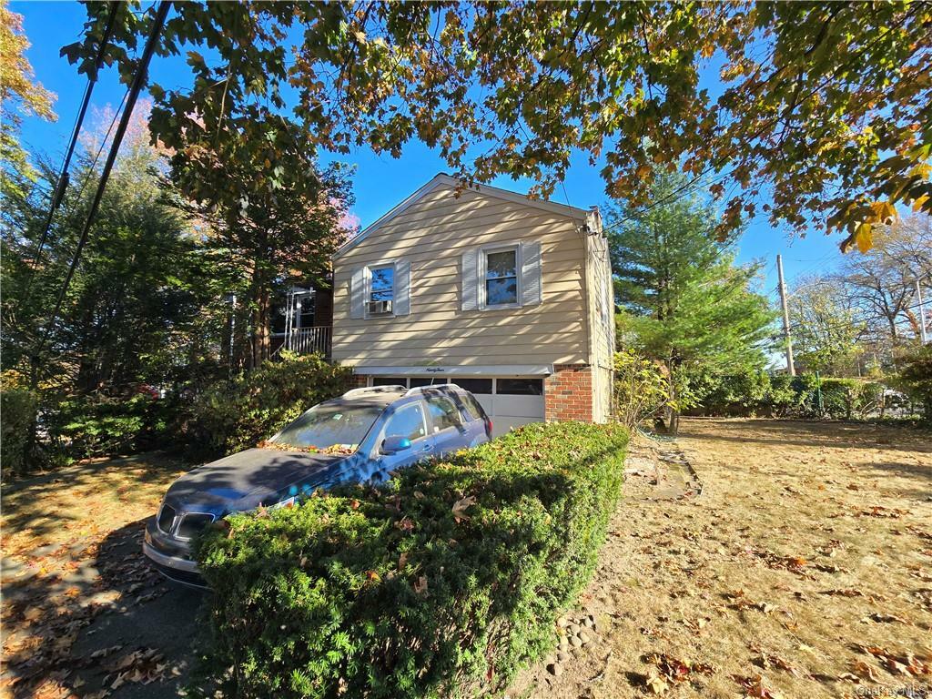 Property Photo:  94 Brandon Road  NY 10704 