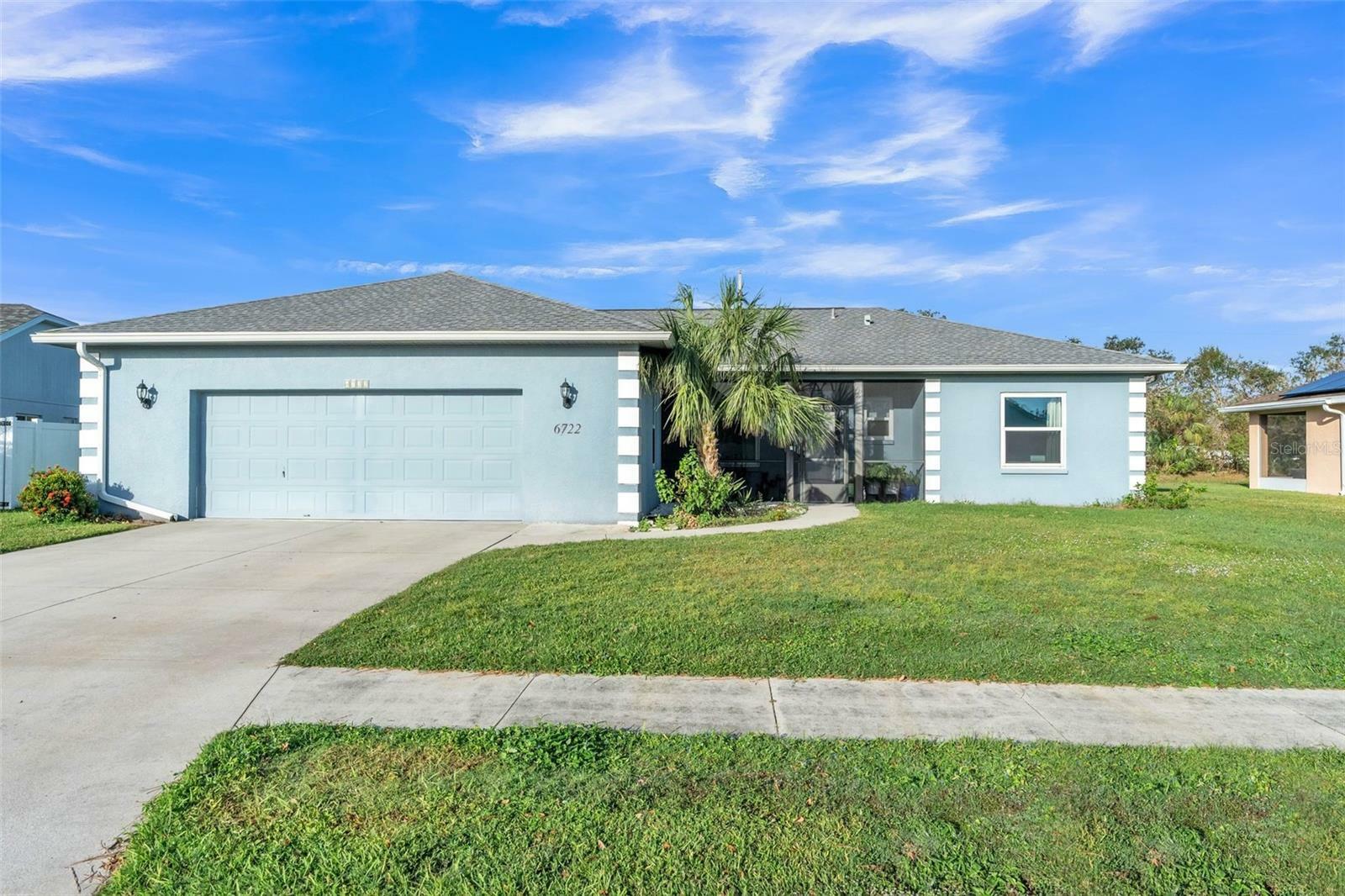 Property Photo:  6722 60th Street Circle E  FL 34221 