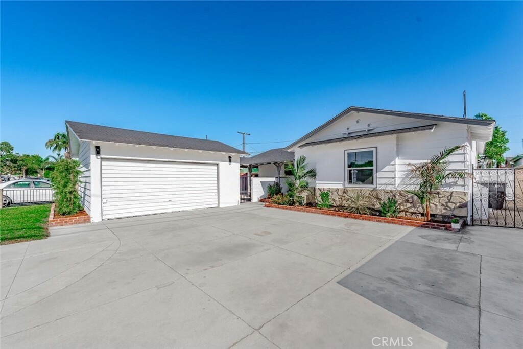 Property Photo:  2336 Stanbridge Ave.  CA 90815 