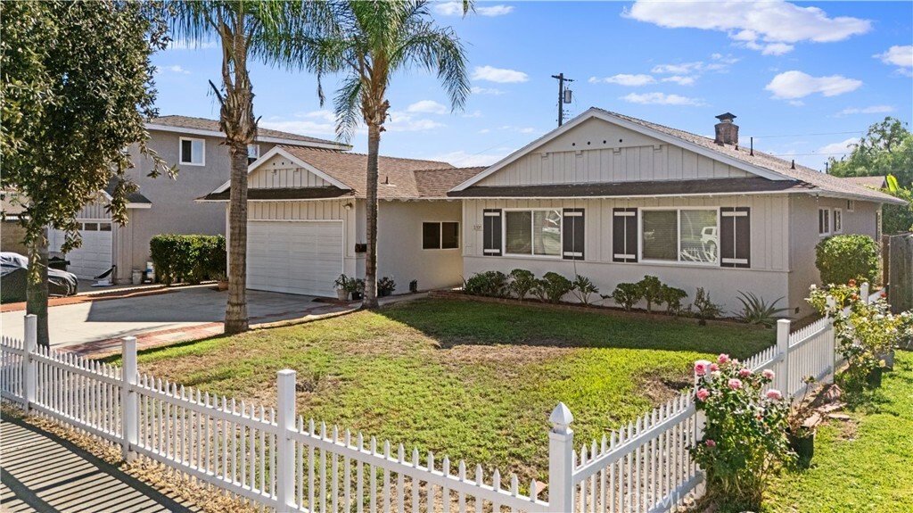 Property Photo: 1808 E Arbutus Avenue CA 92805