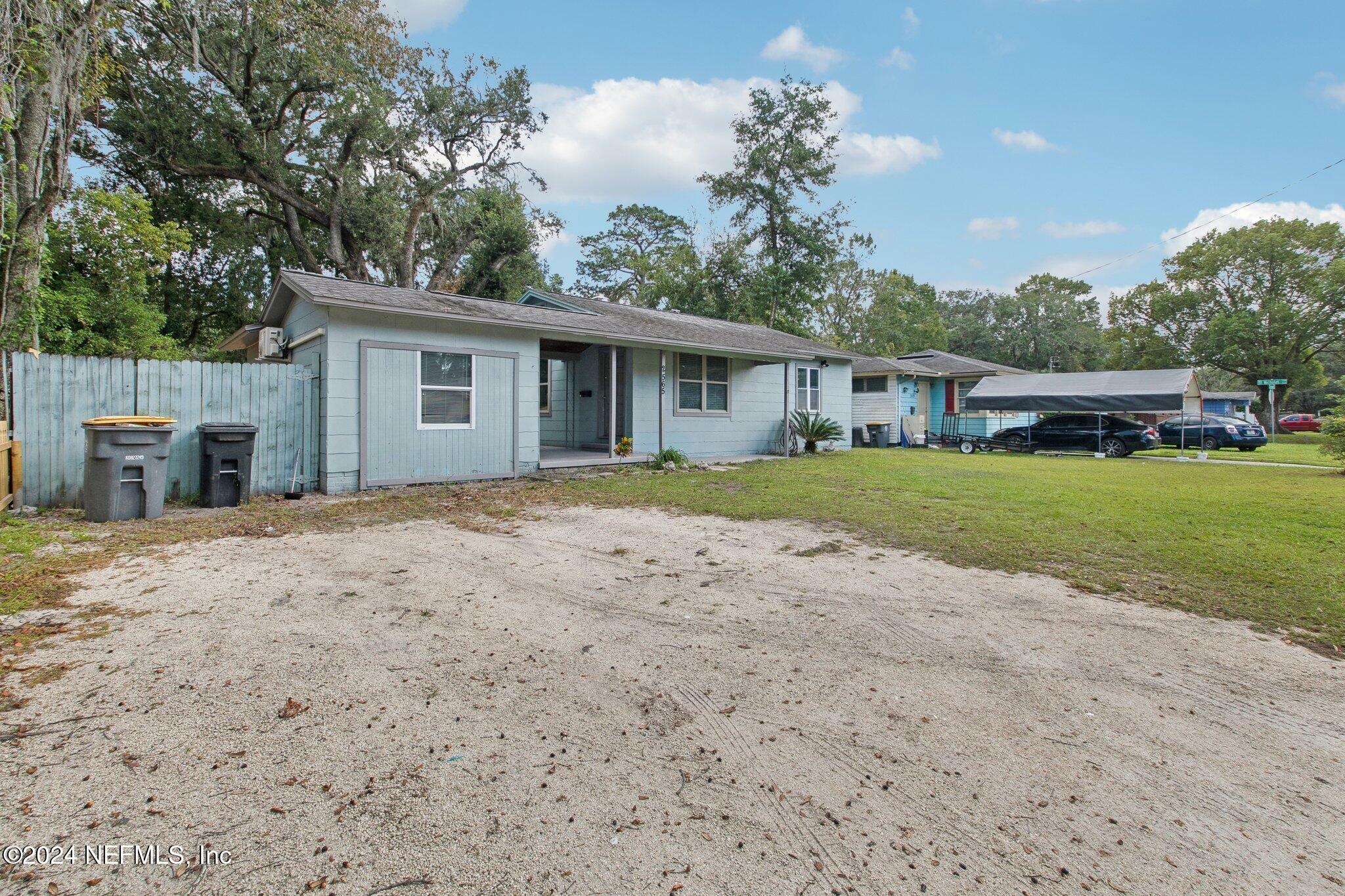 Property Photo:  2565 Treemont Street  FL 32207 