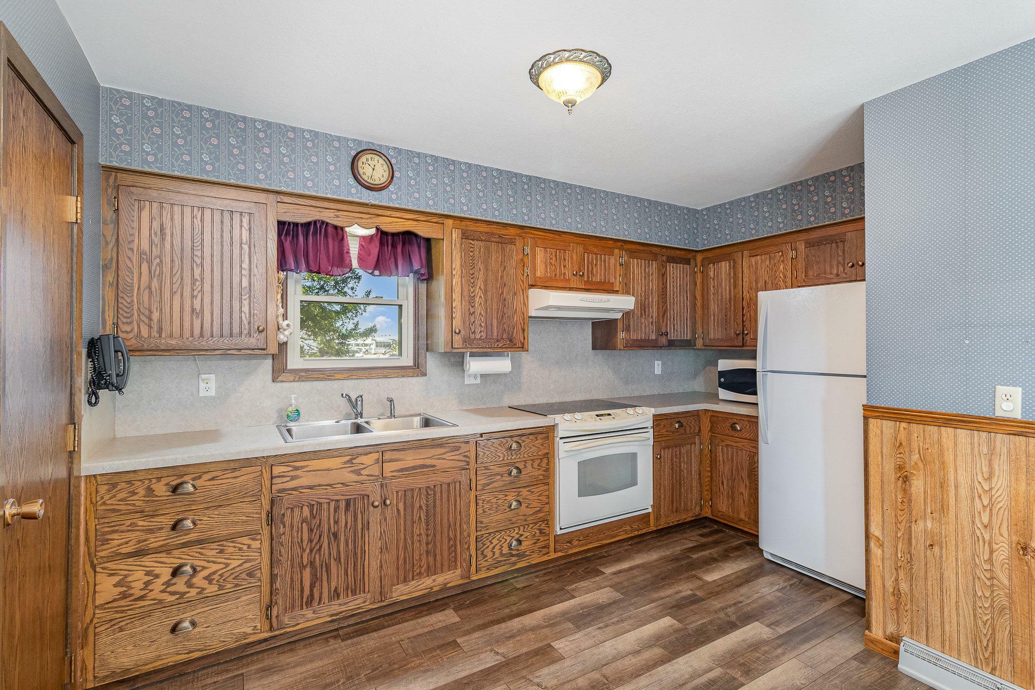 Property Photo:  1123 Armstrong Avenue N  MN 55336 