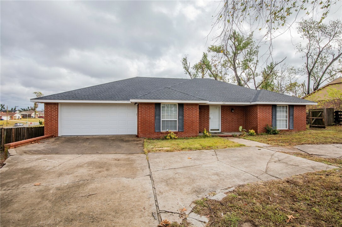 Property Photo:  907 S 28th Street  AR 72758 