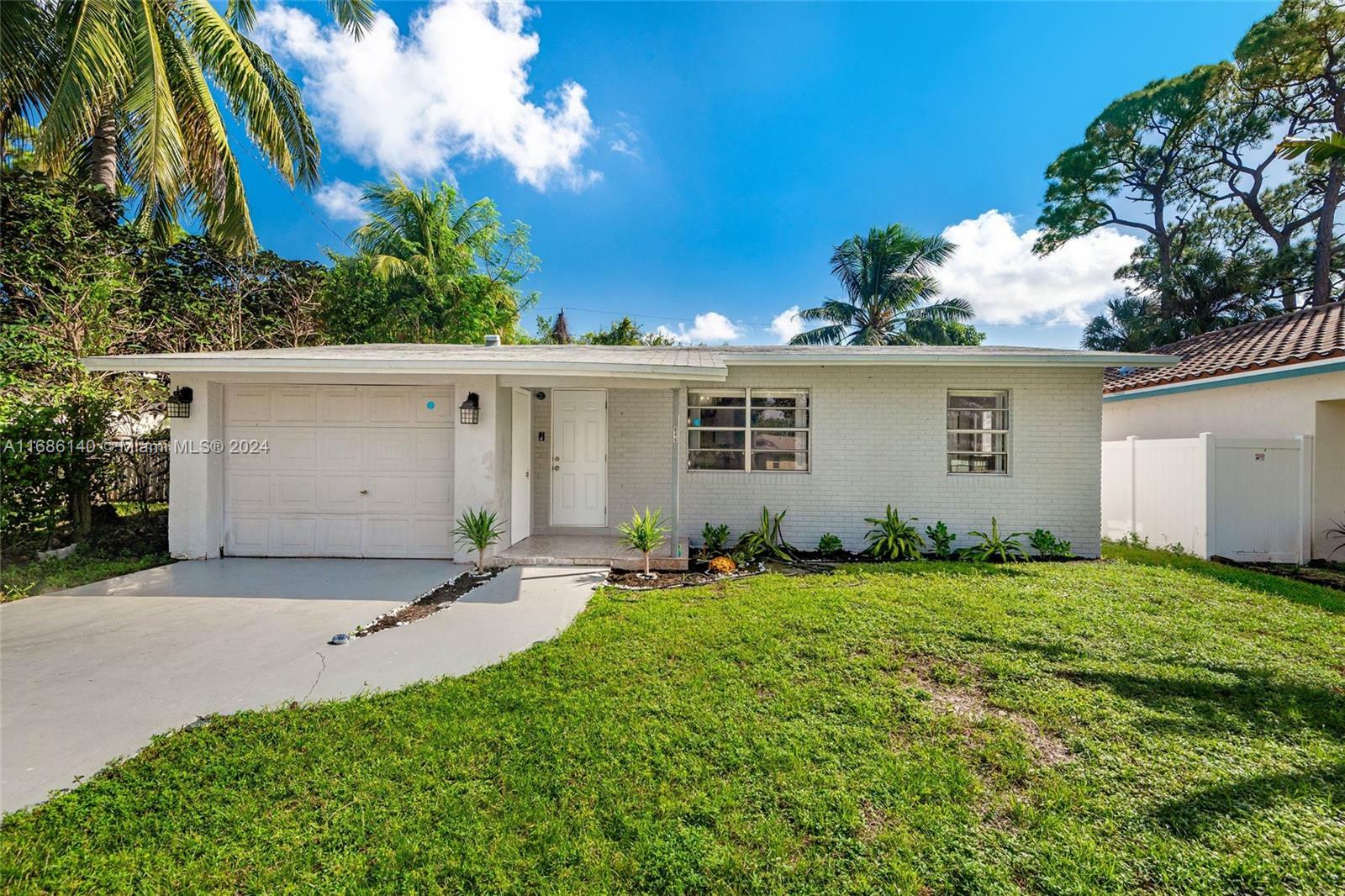 Property Photo:  846 NW 28th Ave  FL 33311 