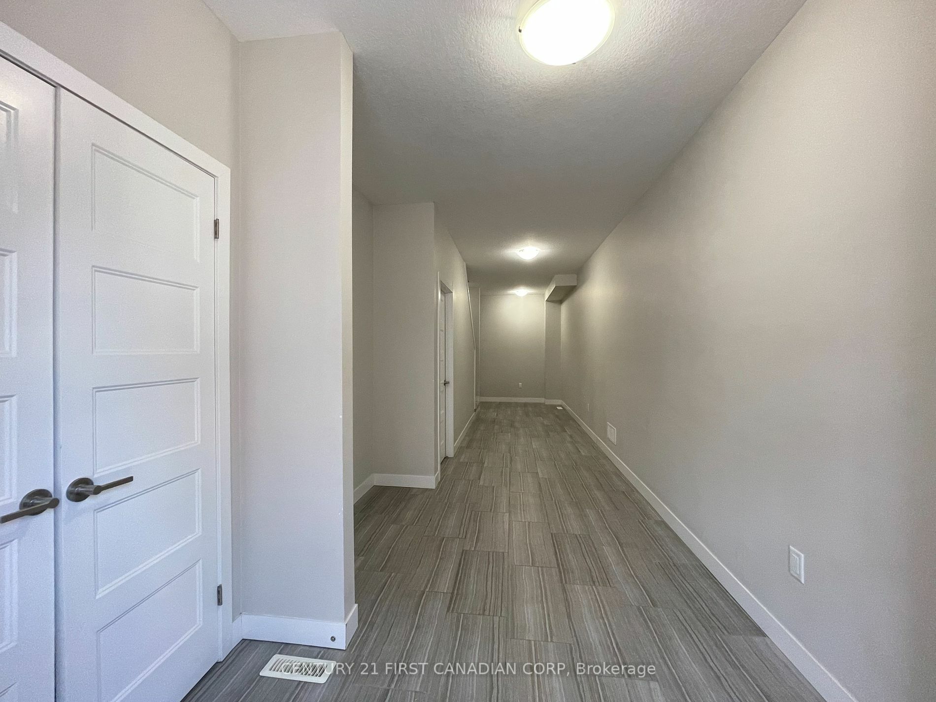 Property Photo:  856 West Village Sq  ON N6H 0J7 