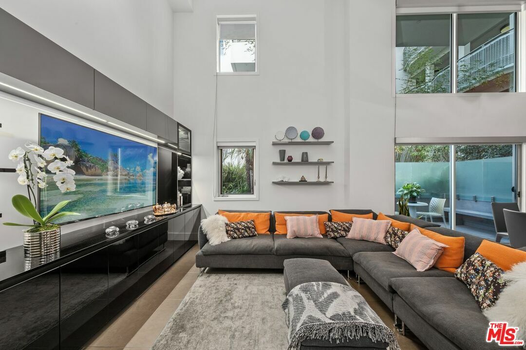 Property Photo:  1700   Sawtelle Blvd 115  CA 90025 