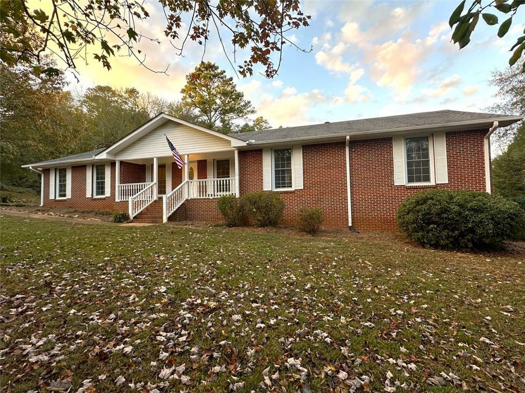 Property Photo:  523 Fieldwood Drive NW  GA 30103 