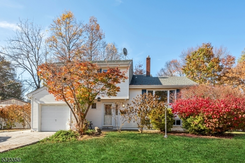 Property Photo:  8 Carlisle Ct  NJ 08817 