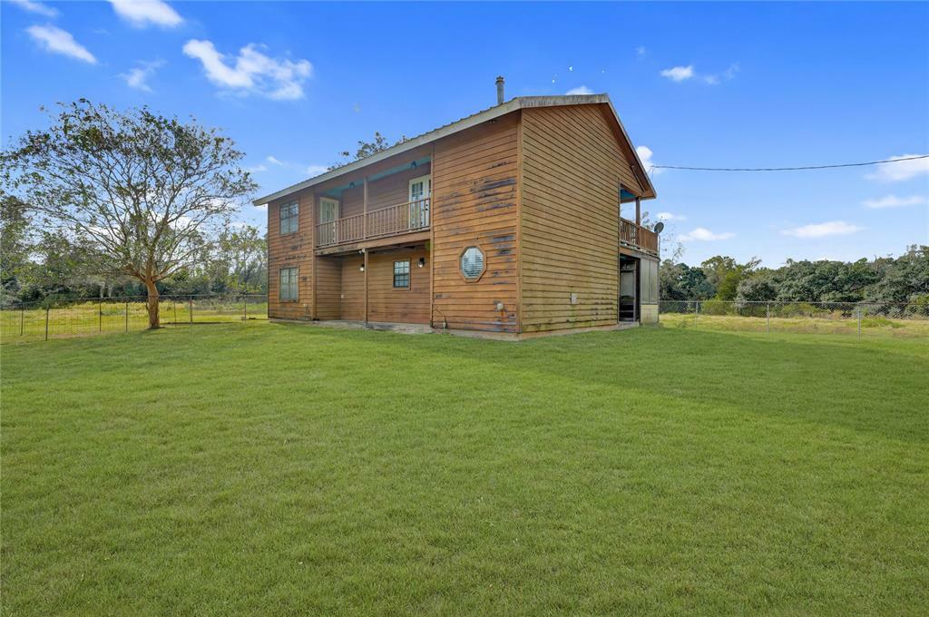 Property Photo:  806 County Road 134  TX 77575 