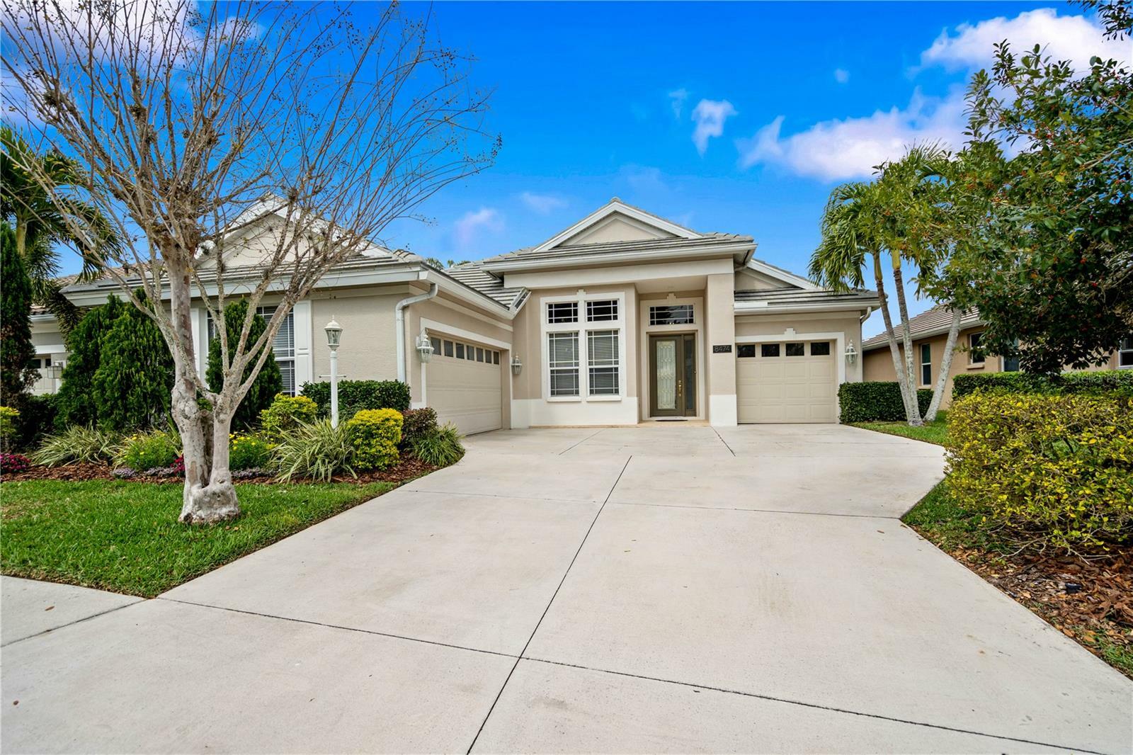 Property Photo:  8474 Sailing Loop  FL 34202 