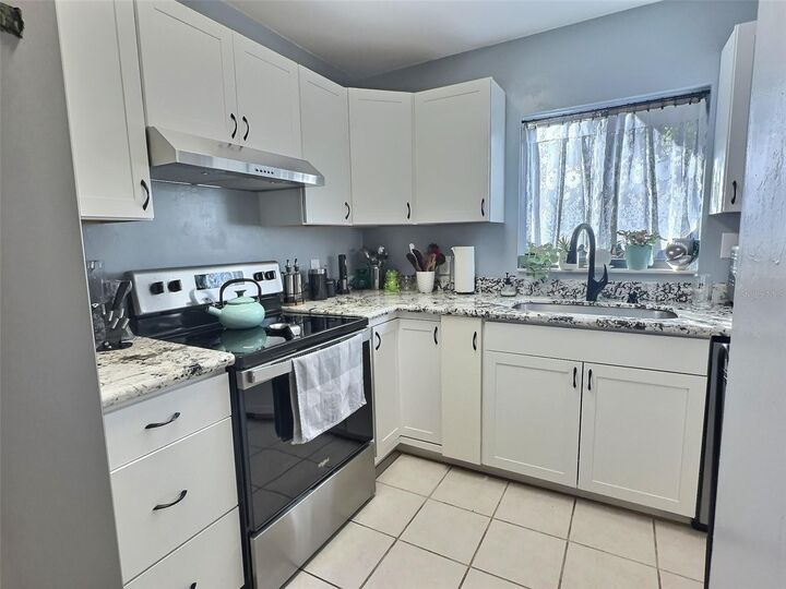 Property Photo:  4332 SW 67th Terrace  FL 32608 