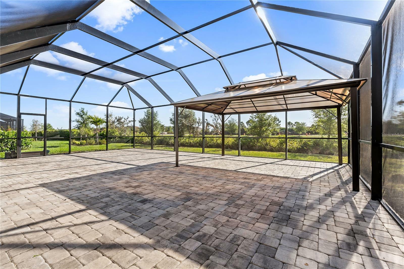 Property Photo:  4829 Antrim Drive  FL 34240 