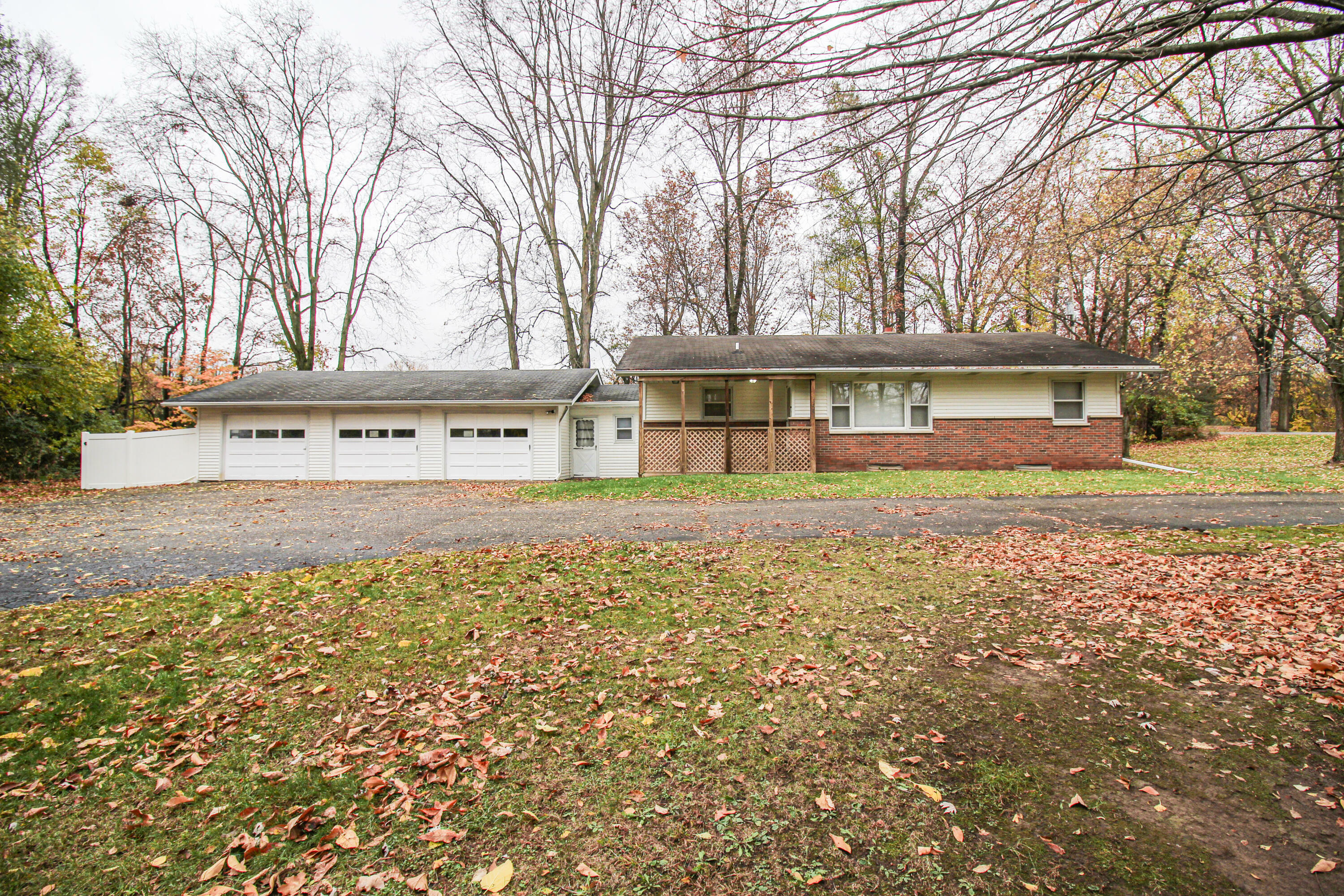 Property Photo:  15289 Millard Road  MI 49093 