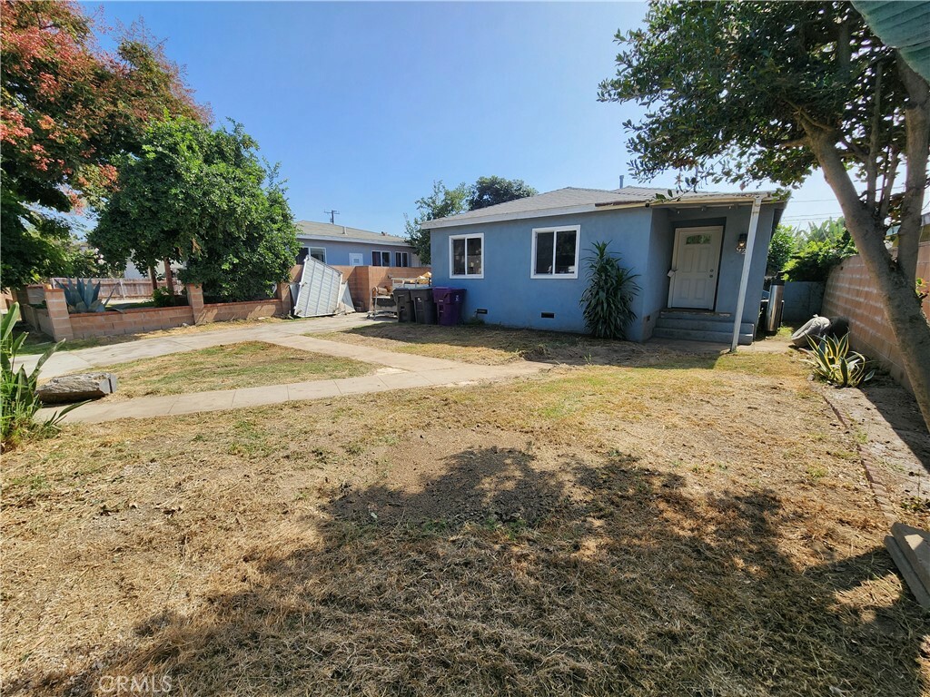 Property Photo:  92 W 49th Street  CA 90805 