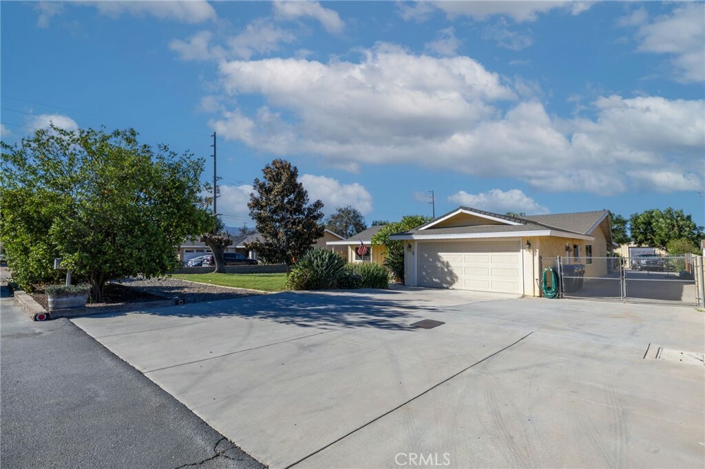 Property Photo:  1790 Tonto Bar Lane  CA 92860 