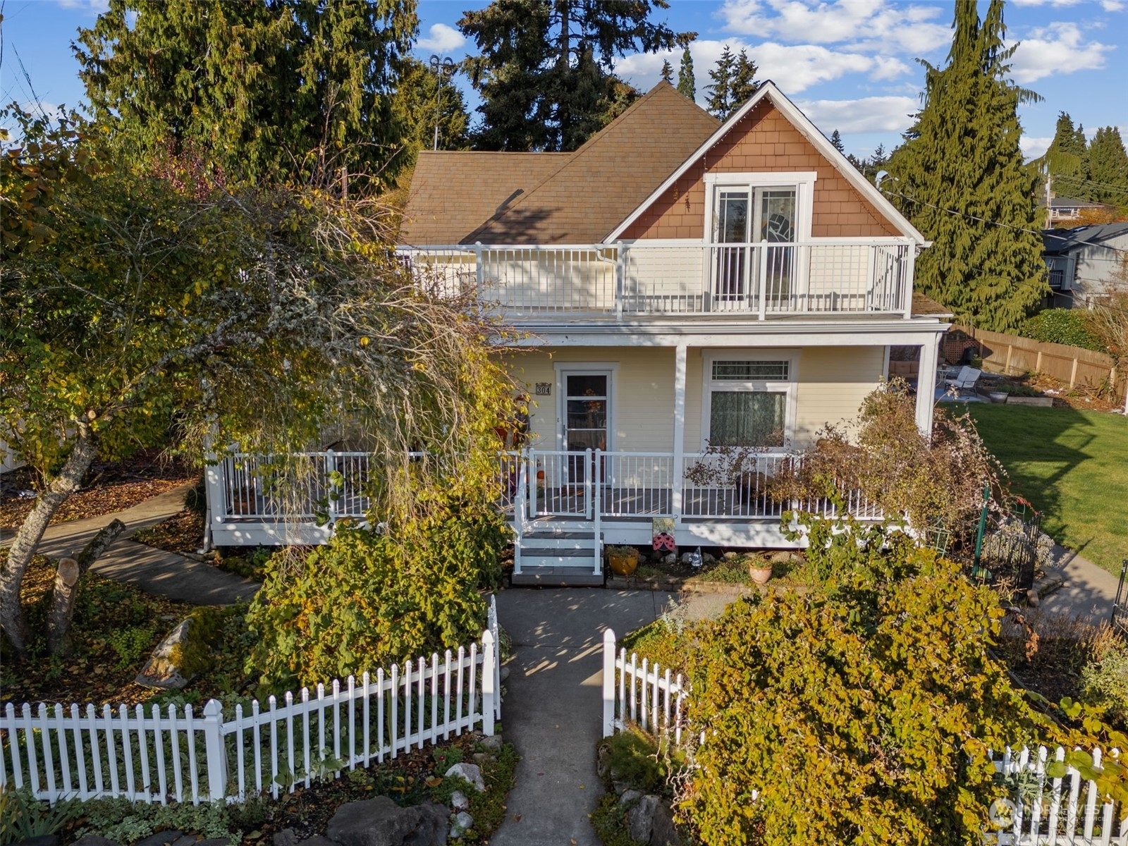 Property Photo:  304 S 216th Street  WA 98198 