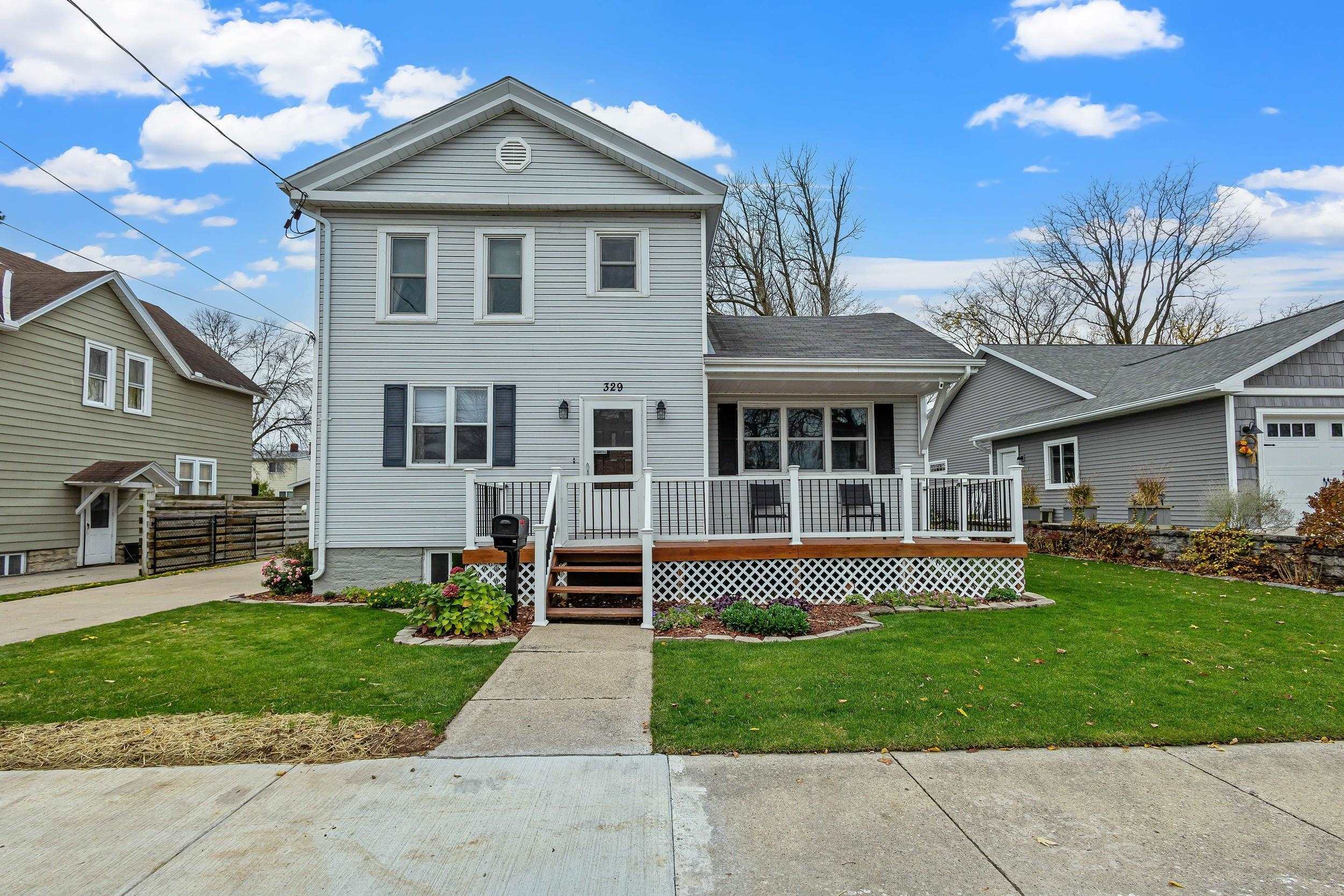 Property Photo:  329 E Doty Avenue  WI 54956 