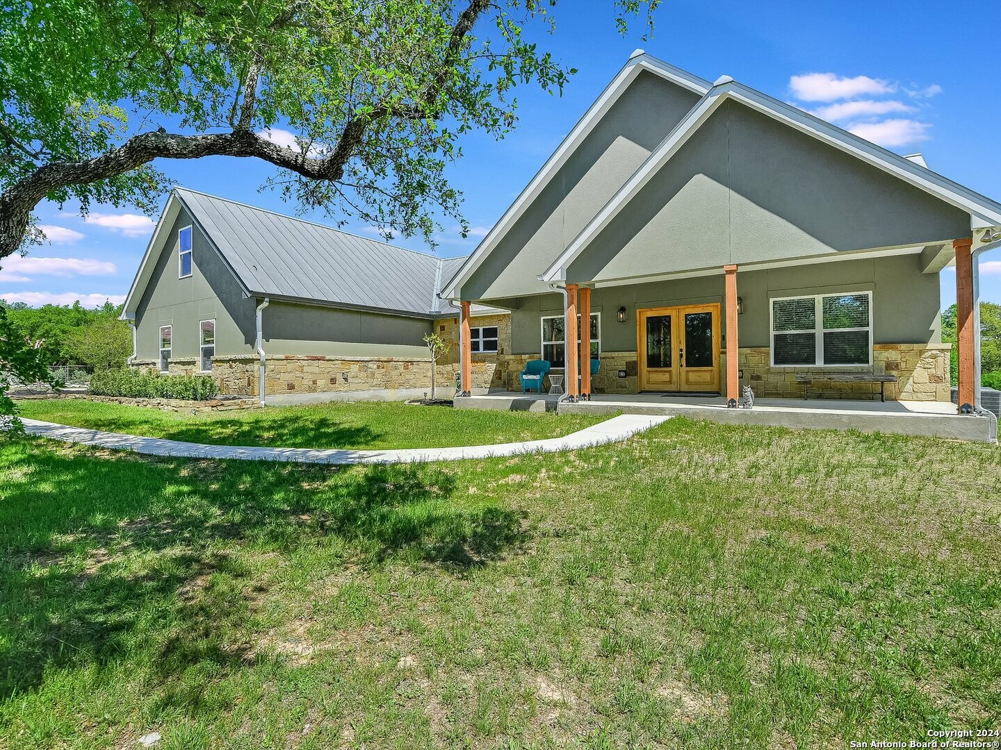 Property Photo:  653 Cambridge Dr  TX 78132 