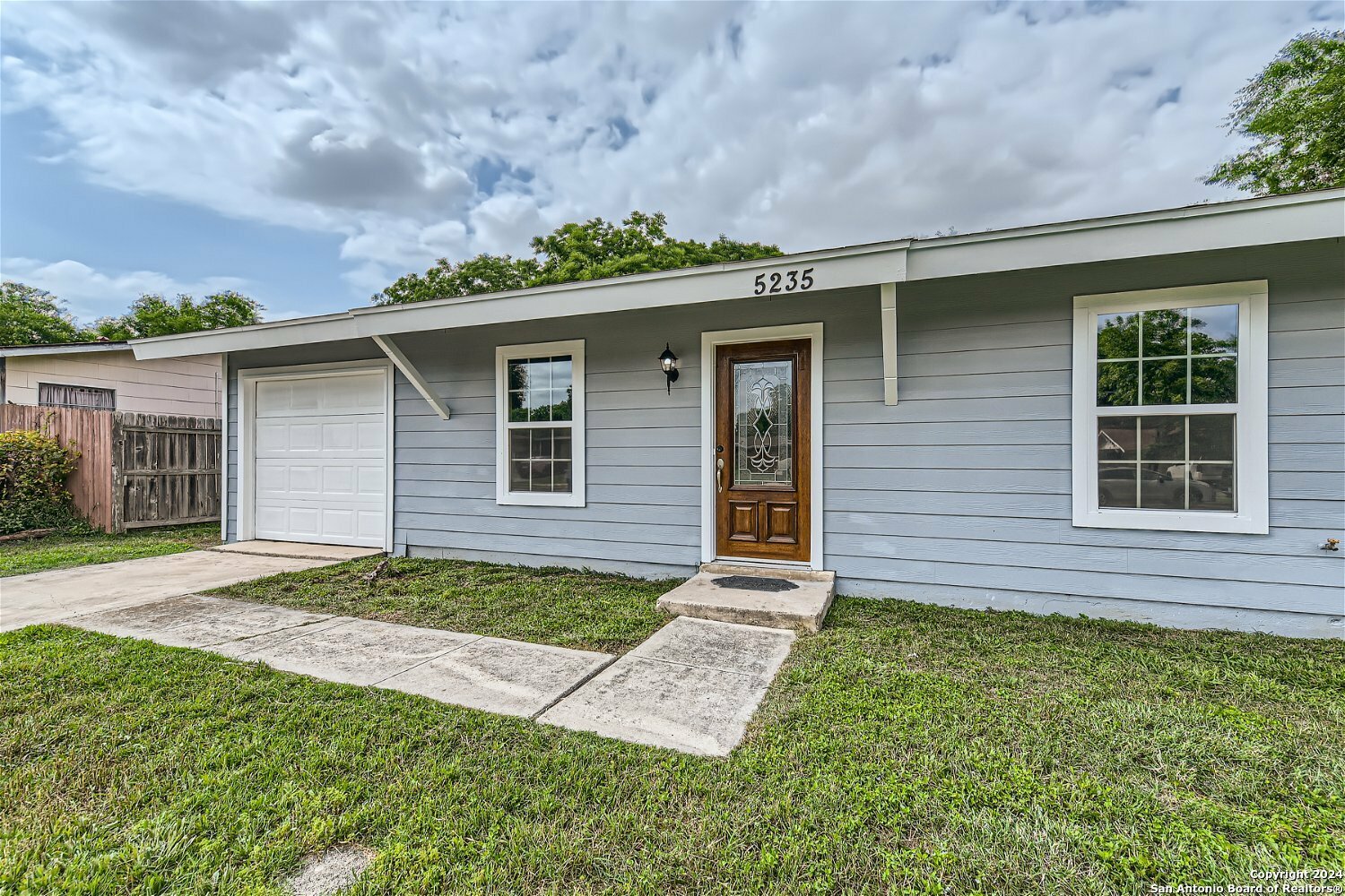 Property Photo:  5235 Village Glen  TX 78218 