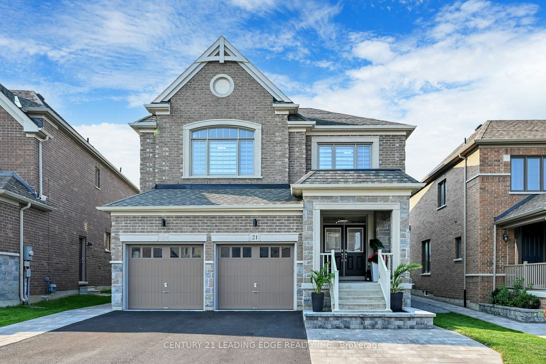 21 Larkfield Cres  East Gwillimbury ON L9N 0P7 photo