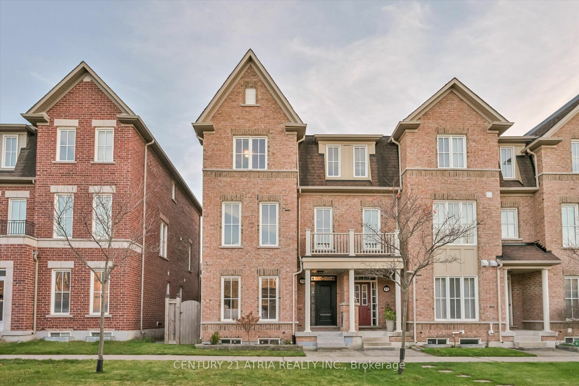 13 Earnshaw Dr  Markham ON L6C 0E4 photo