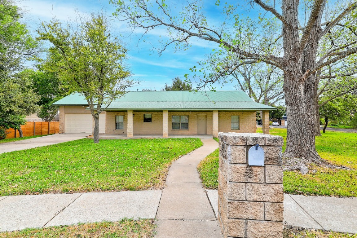 Property Photo:  13211 Villa Park Drive  TX 78729 