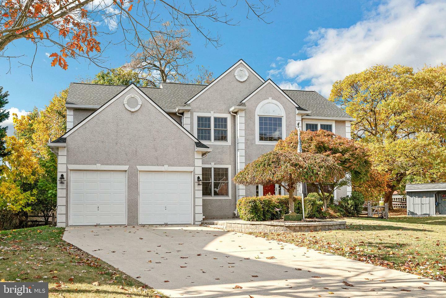 Property Photo: 607 Farmhouse Circle PA 19081