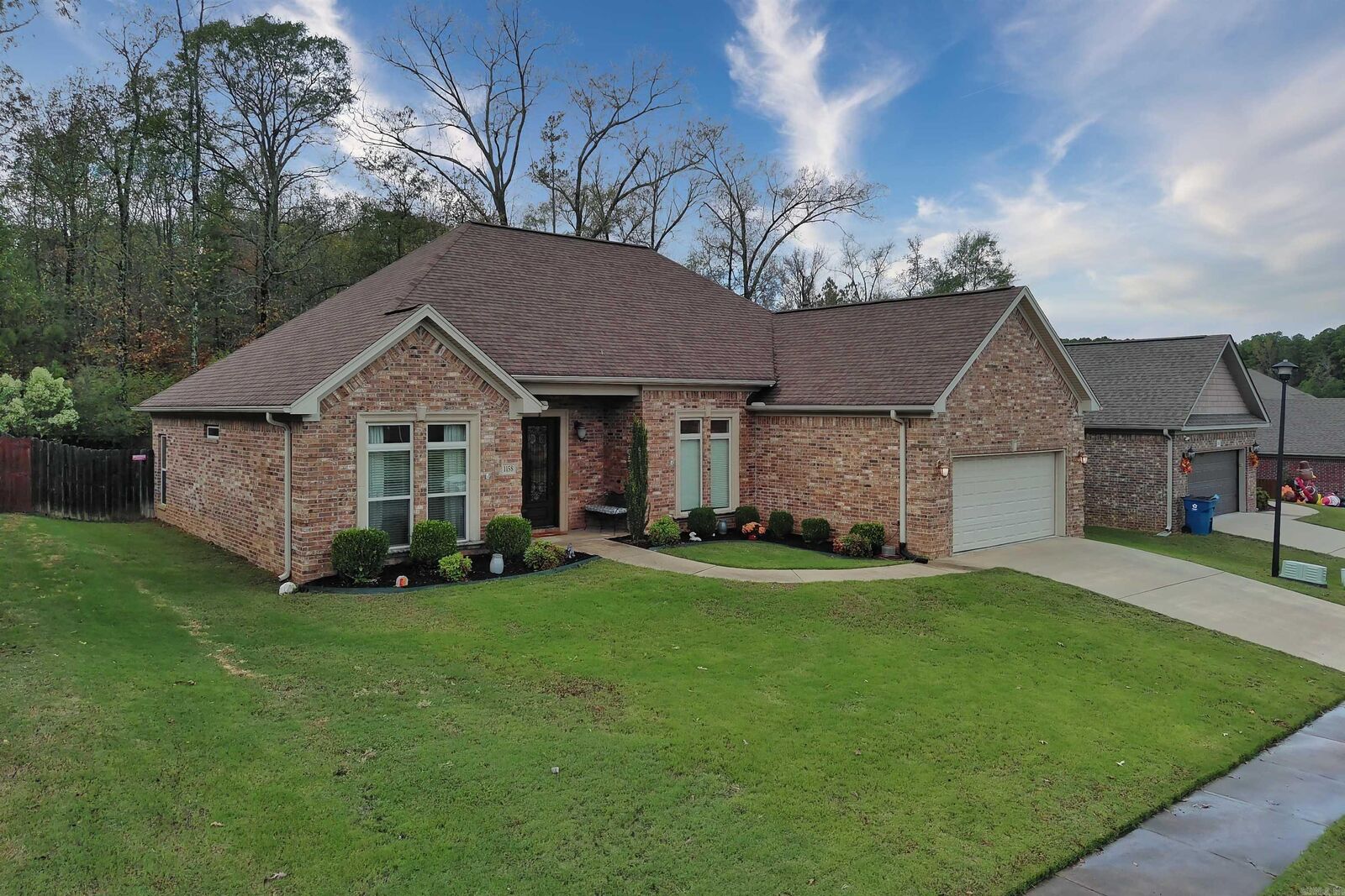 Property Photo: 1158 Oak Glenn Loop AR 72022